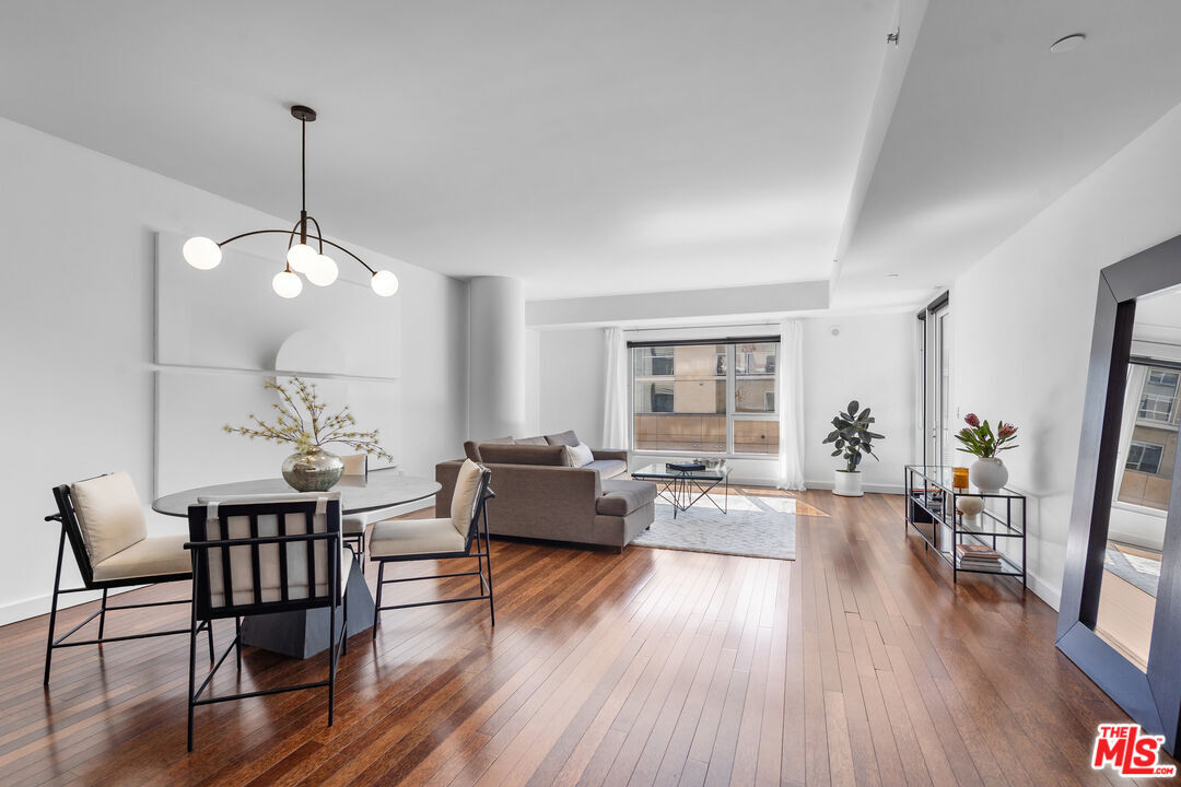 Property Photo:  6250 Hollywood Blvd  CA 90028 