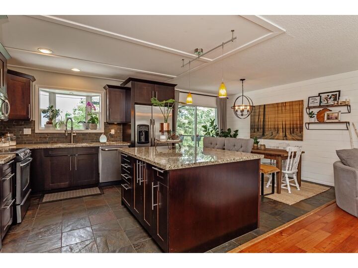 Property Photo:  2837 Cambridge  BC V2S 4C8