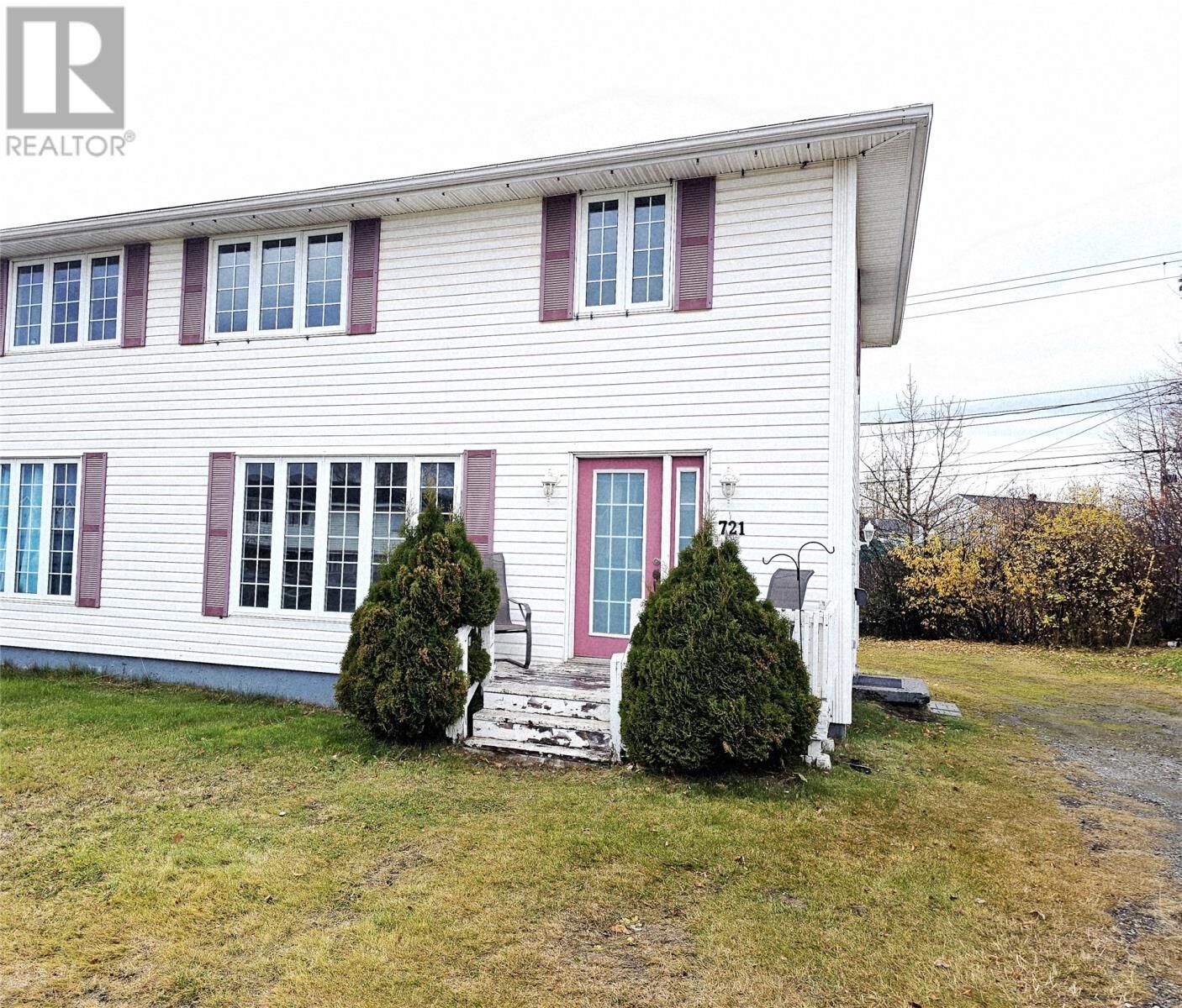 Property Photo:  721 Stirling Crescent  NL A2V 1Y9