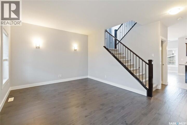 Property Photo:  426 Veltkamp Crescent  SK S7T 0S2