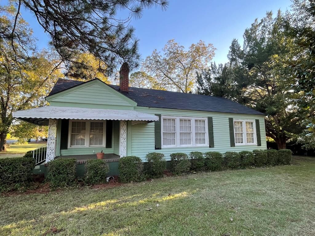 Property Photo: 316 E 18th Ave GA 31015