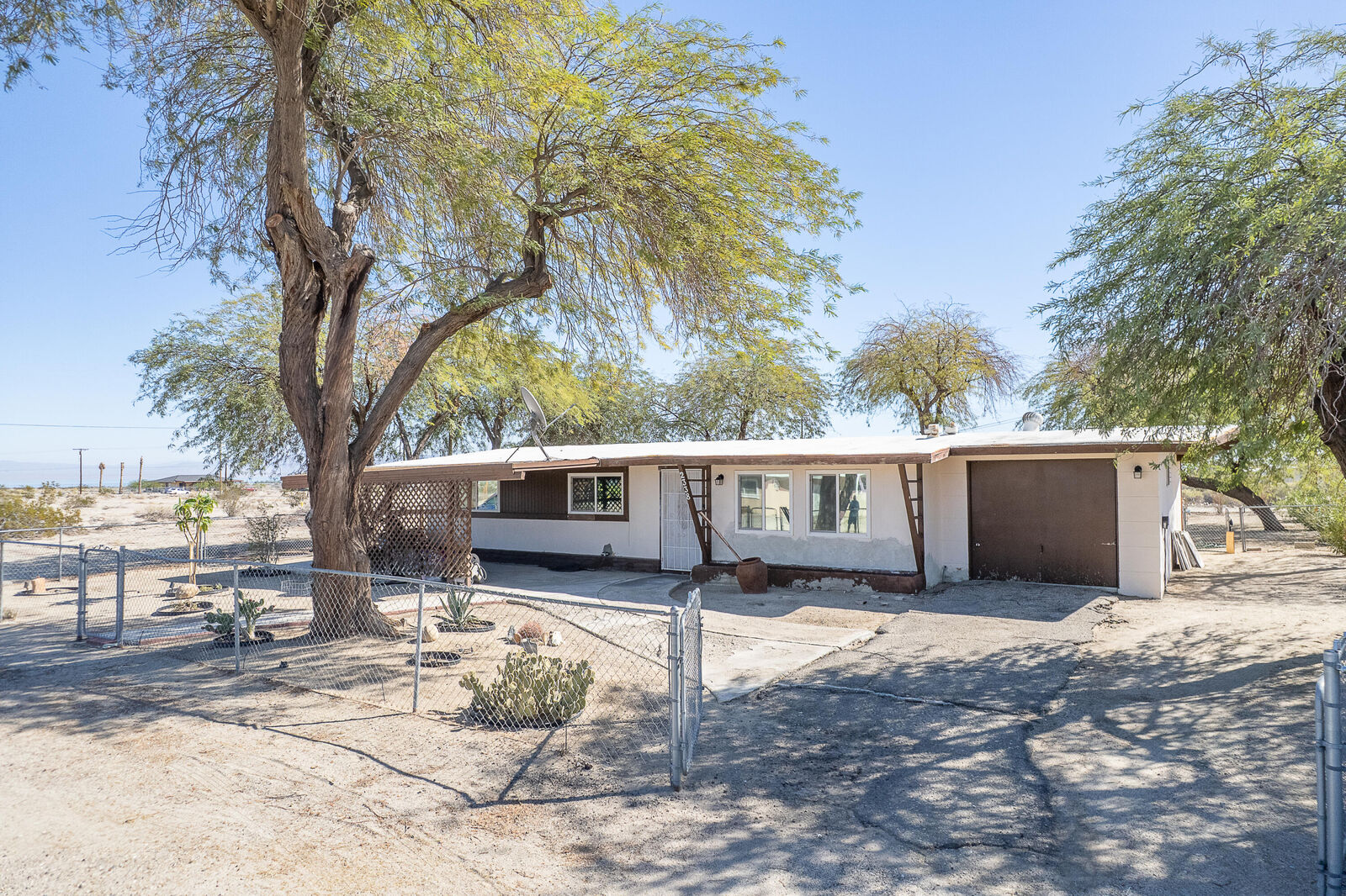 Property Photo:  2338 Sand Ere Avenue  CA 92274 