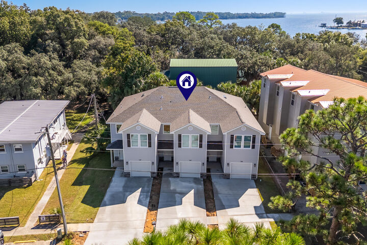 Property Photo: 162 Westview Avenue FL 32580