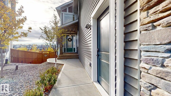 Photo de la propriété: 16615 32 Avenue SW AB T6W 4R2