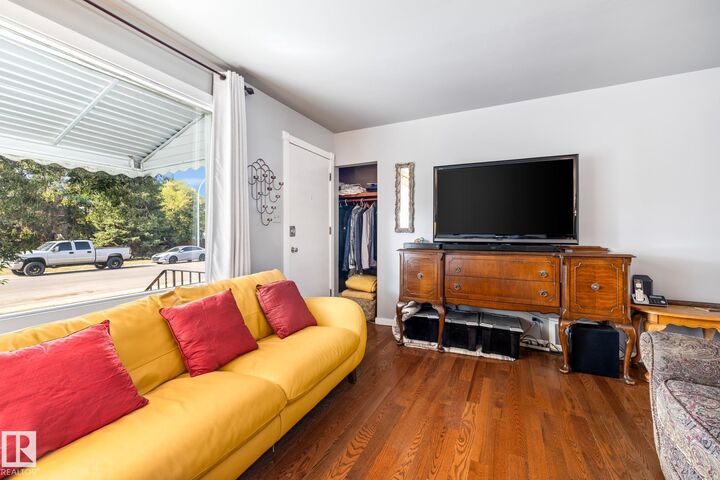 Property Photo:  9135 155 Street NW  AB T5R 1W6 