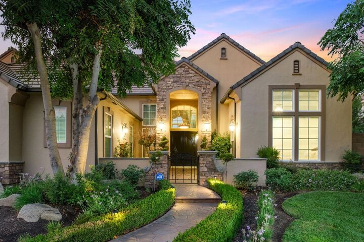 Property Photo: 5136 W Bluff Avenue CA 93722