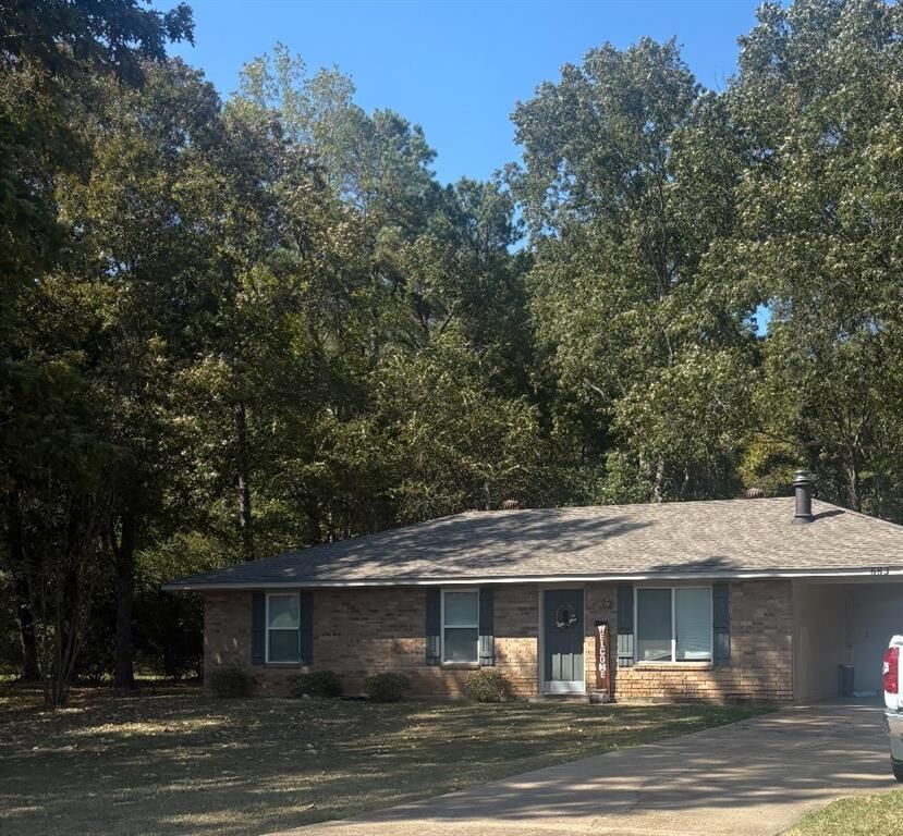 Property Photo: 683 Booner Miller Road LA 71328