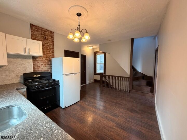 Property Photo:  265 Fulton Ave 2  NJ 07305 