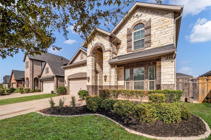 Property Photo: 28618 Monarch Cliffs Drive TX 77441