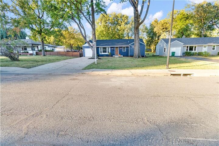 3716 W 48th Street  Roeland Park KS 66205 photo