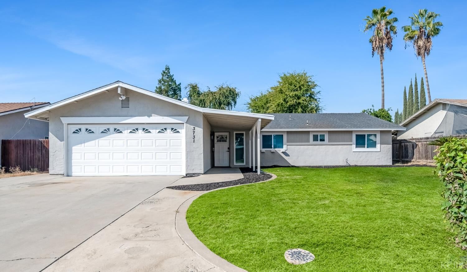 Property Photo: 3731 S Mountain Court CA 93277