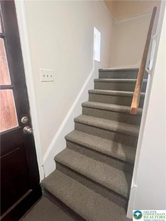 Property Photo:  4100 William Penn Highway Apt 2  PA 18045