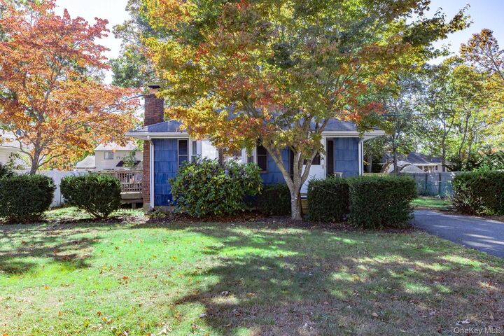 Property Photo:  12 Applegate Drive  NY 11950 