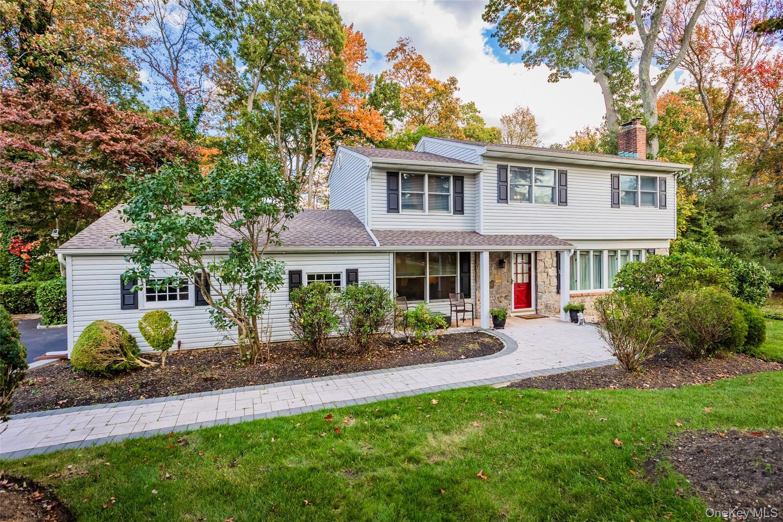 Property Photo:  7 Carriage Lane  NY 11733 