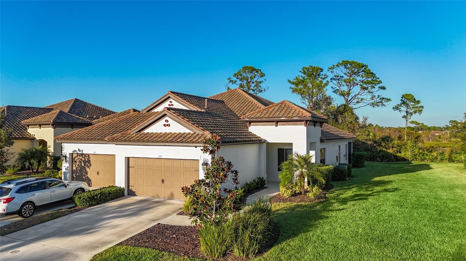 Property Photo: 220 Sarezzo Circle FL 34275