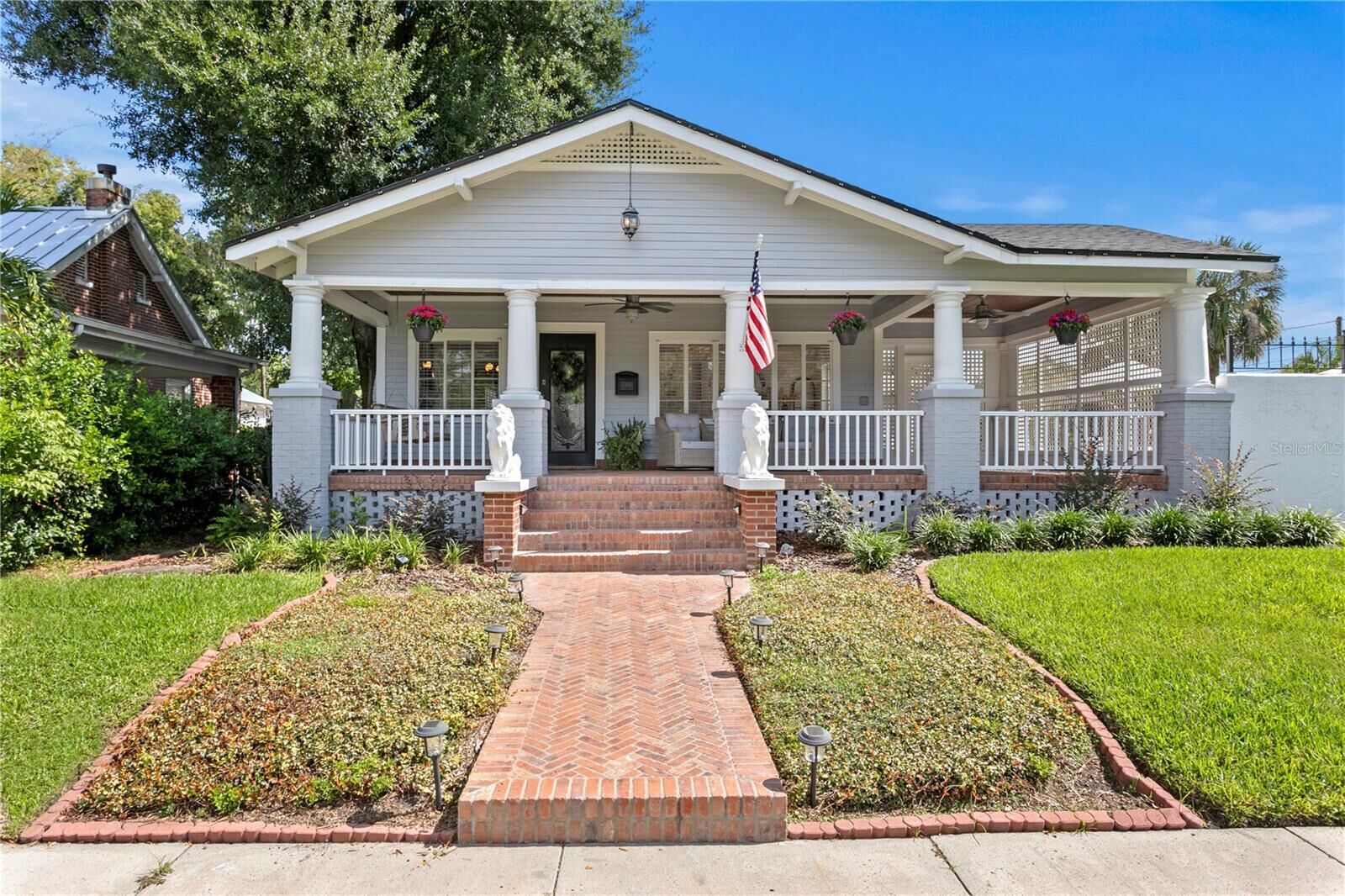 Property Photo: 5303 N Suwanee Avenue FL 33603