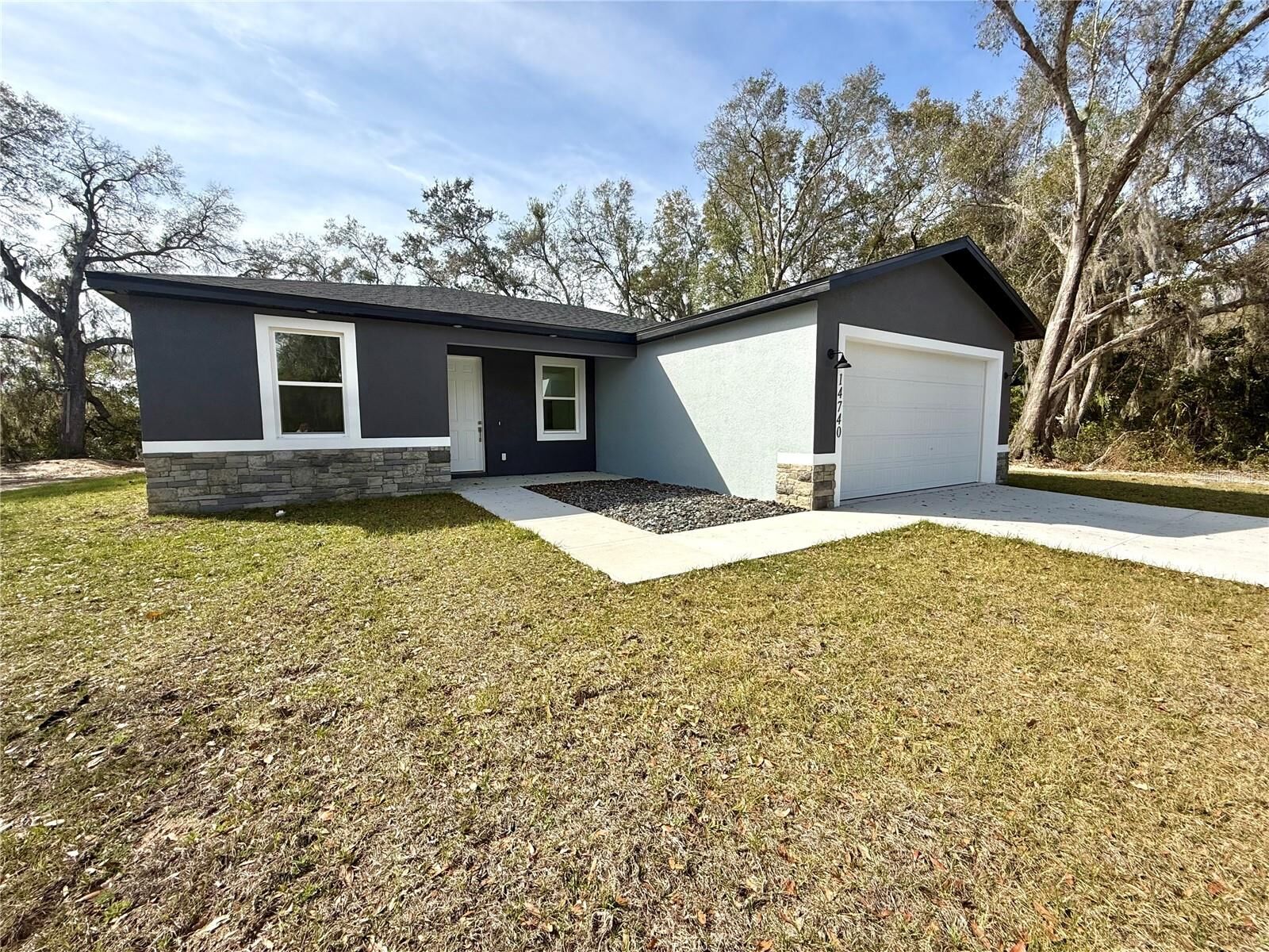 Property Photo: 14740 SE 105th Avenue FL 34491
