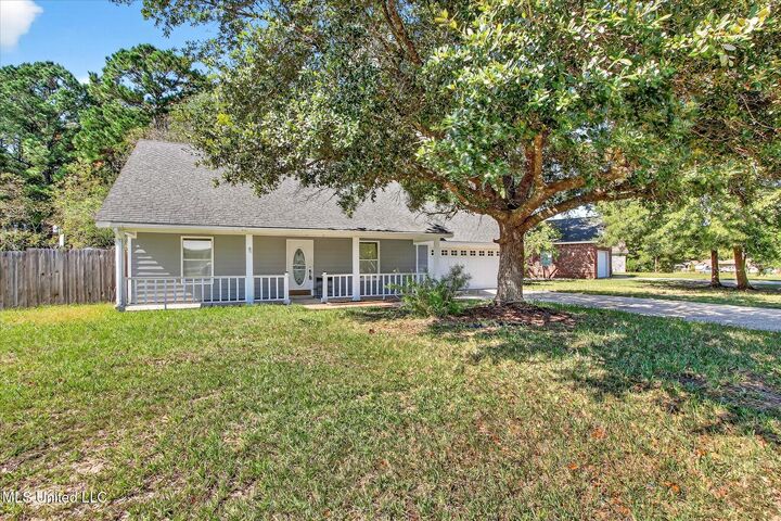 Property Photo: 1613 Westgate Parkway MS 39553