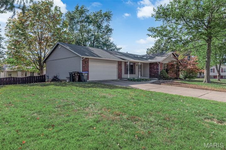 Property Photo:  1801 Creekpoint Drive  MO 63376 