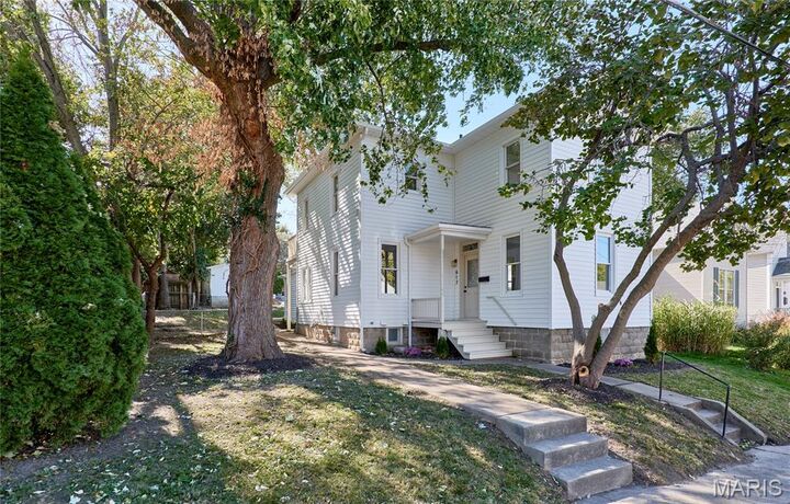 617 Lewis Street  St Charles MO 63301 photo