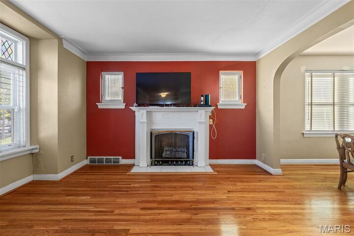 Property Photo: 5850 Neosho Street MO 63109