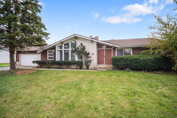 9505 W Orinda Ct  Milwaukee WI 53224 photo