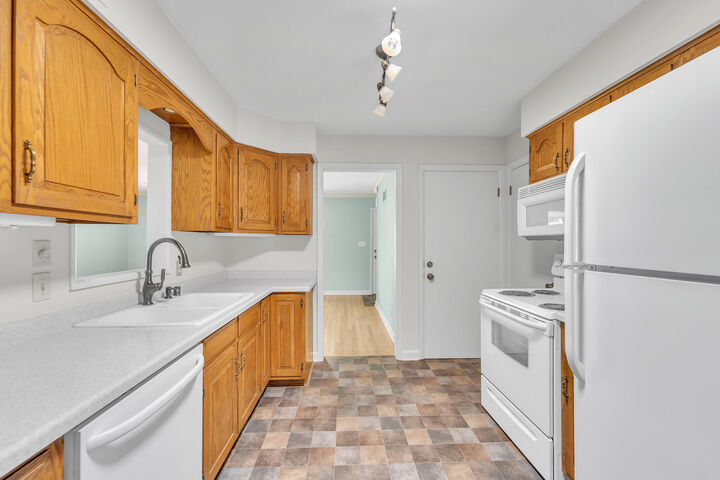 7920 W Manitoba St  West Allis WI 53219 photo
