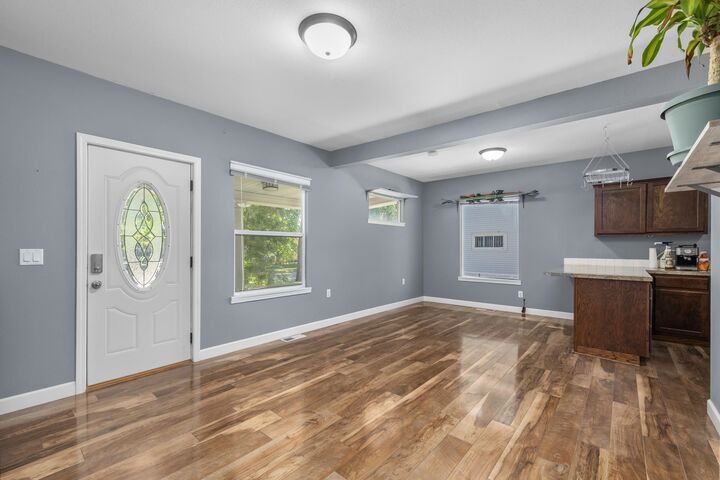 Property Photo: 108 SE 9th St ND 58701