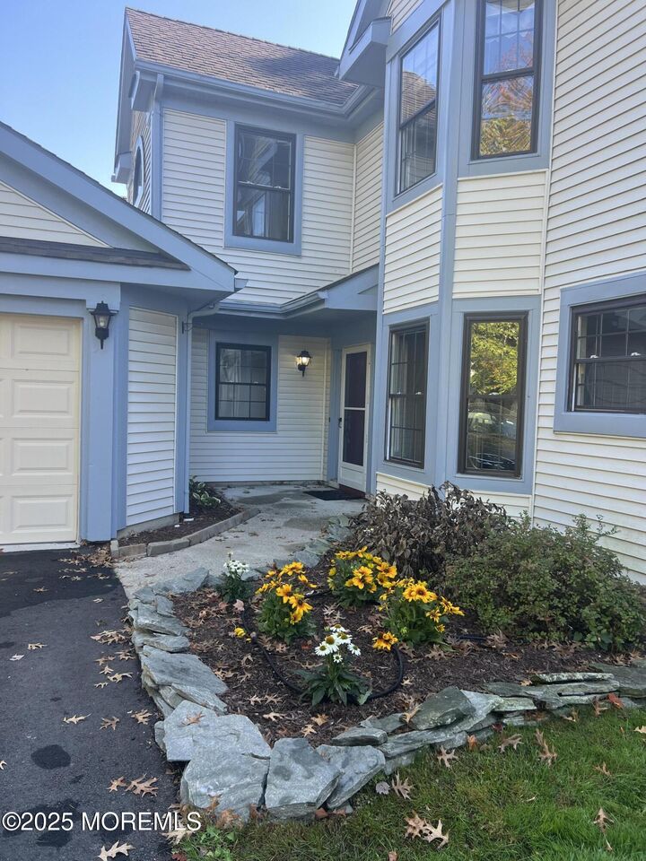Property Photo:  48 Old Orchard Lane 1103  NJ 07712