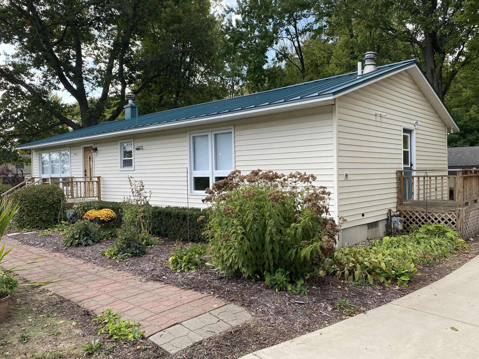 Property Photo:  233 N Westwood Avenue  MI 49412