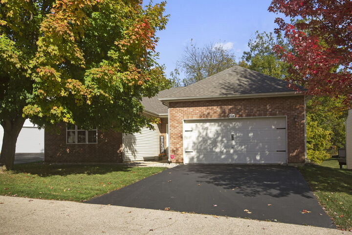 Property Photo:  464 N Crooked Lake Lane  IL 60046 