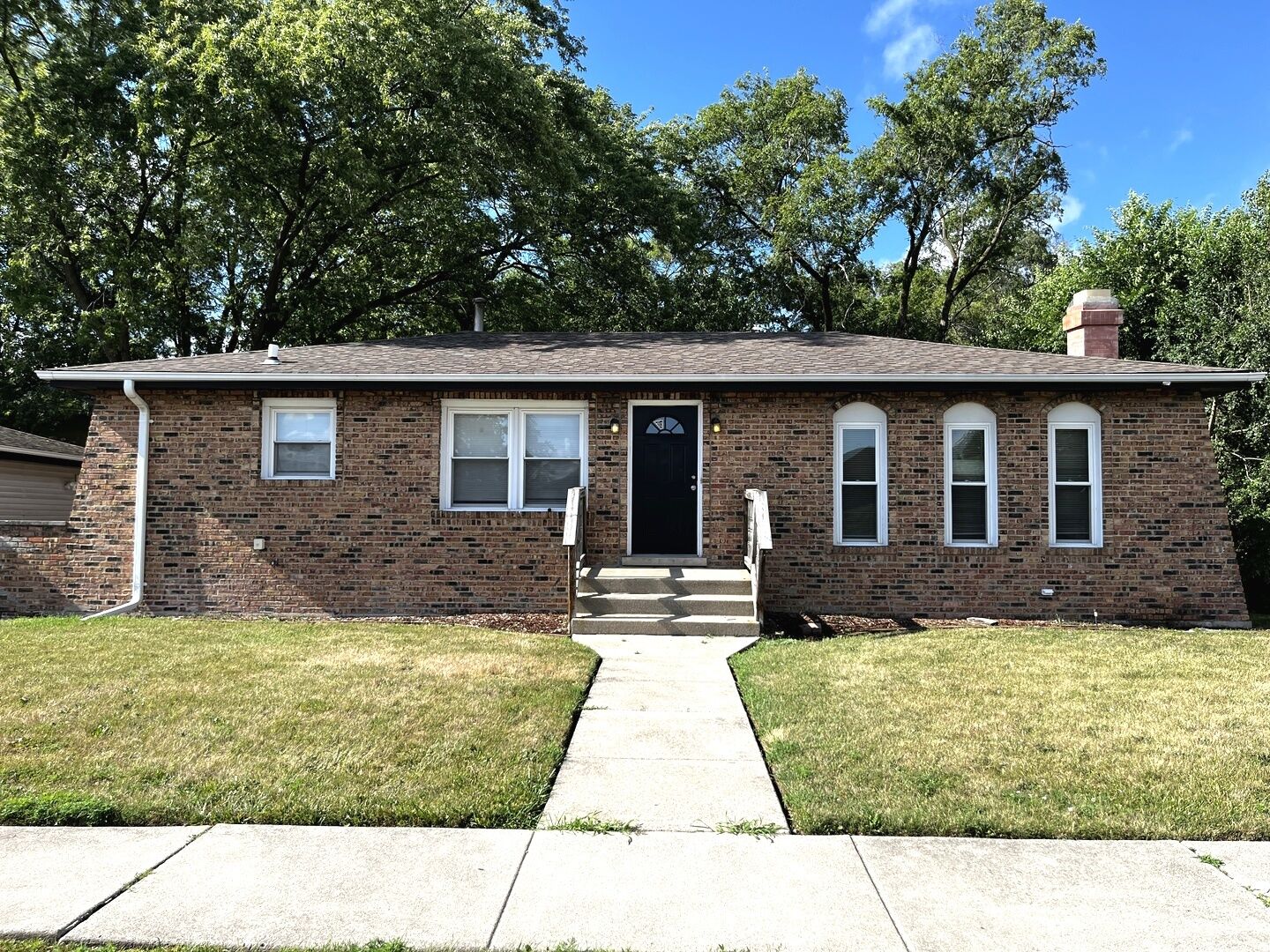 Property Photo: 2724 Lake Park Drive IL 60411