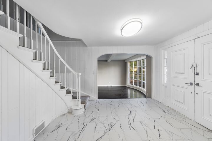 Property Photo:  210 Oak Lane  IL 60096