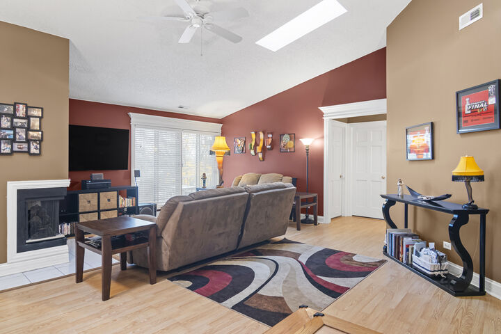 Property Photo:  1258 Chalet Road 301  IL 60563