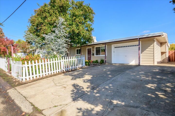 Property Photo:  831 School Street  CA 95630