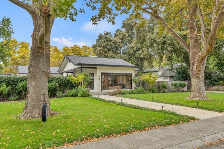 Property Photo:  849 8th Avenue  CA 95818
