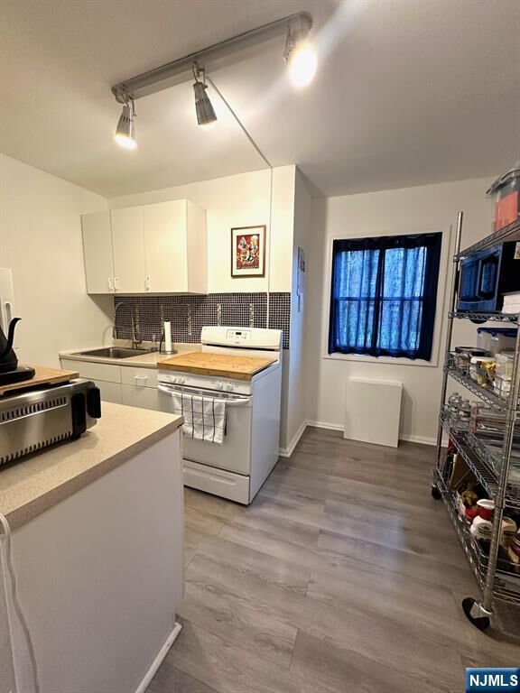 Property Photo:  401 Park Place 1F  NJ 07024 
