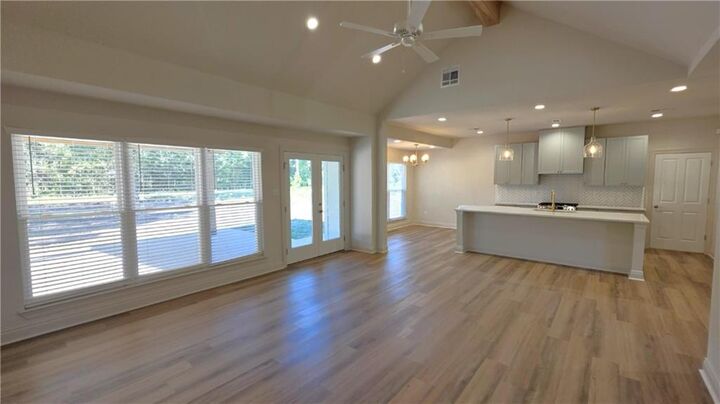 Property Photo:  338 F. Edward Hebert Boulevard  LA 70037