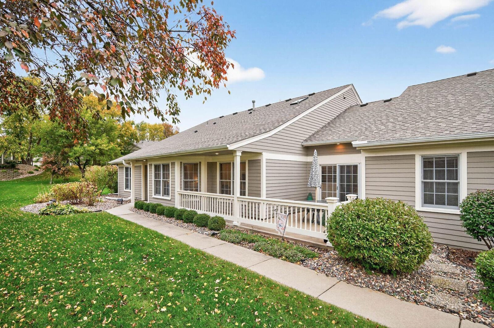 Property Photo:  1731 Donegal Drive  MN 55125 