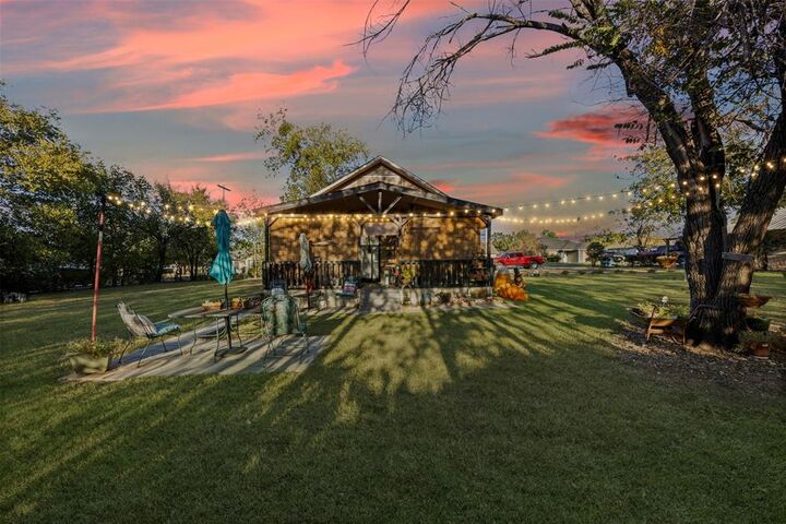 Photo de la propriété:  406 S Llano Street  TX 76692 