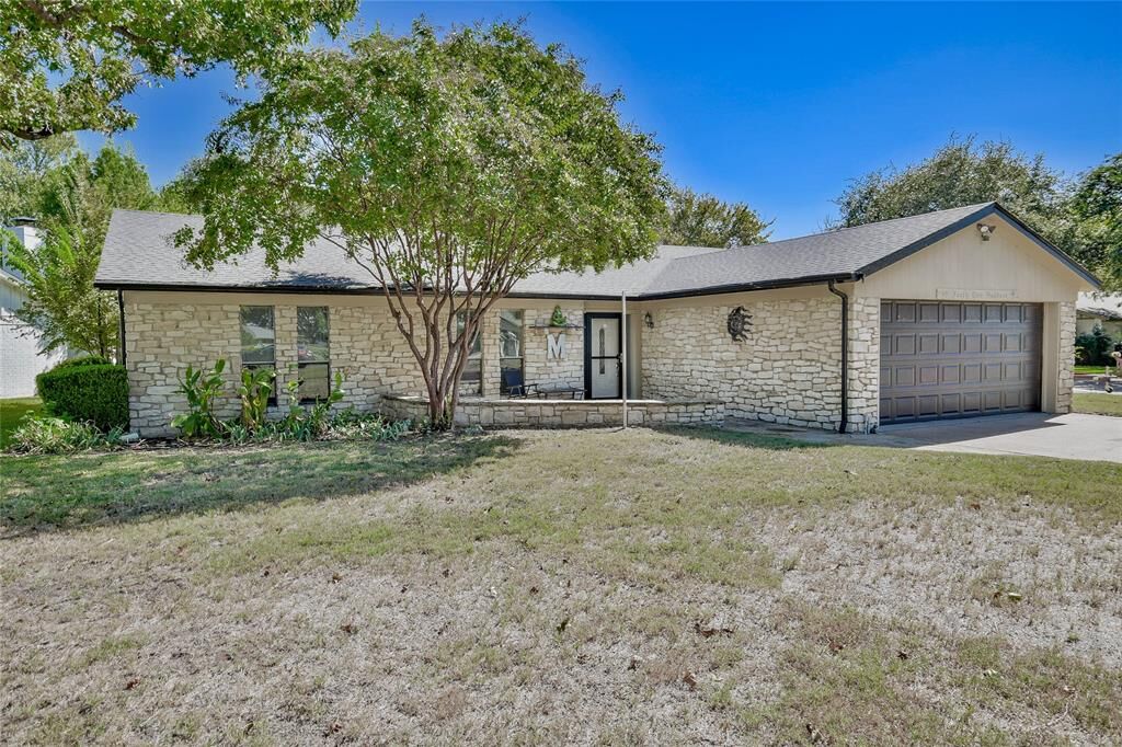 Property Photo:  4200 Bar Harbor Court  TX 76049