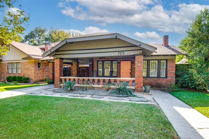 Property Photo:  723 Skillman Street  TX 75214