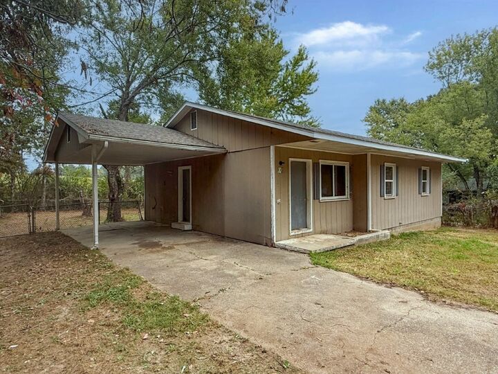 Property Photo:  3607 W Overland Circle  AR 72601 