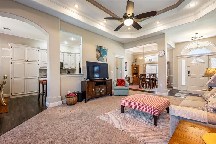 Property Photo:  701 Drake Street  AR 72712