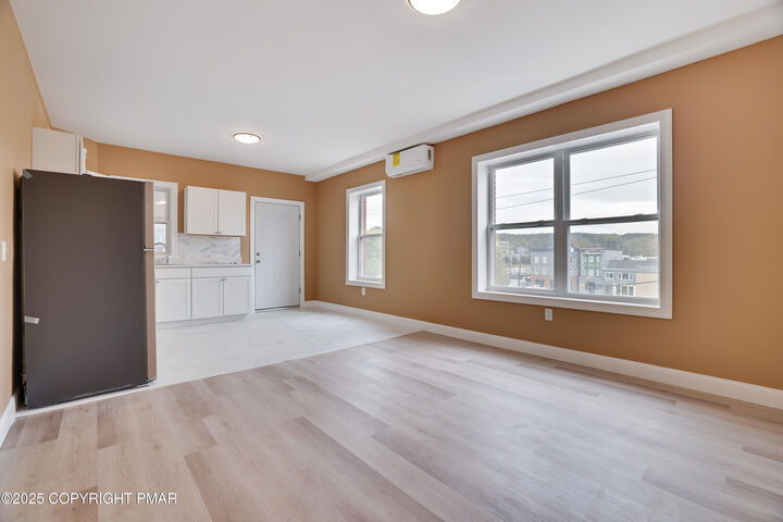 Property Photo: 100-106 S Courtland - Apt. #4 Street PA 18301