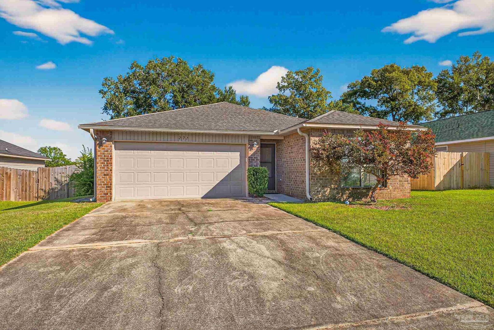 Property Photo: 272 Millet Cir FL 32533