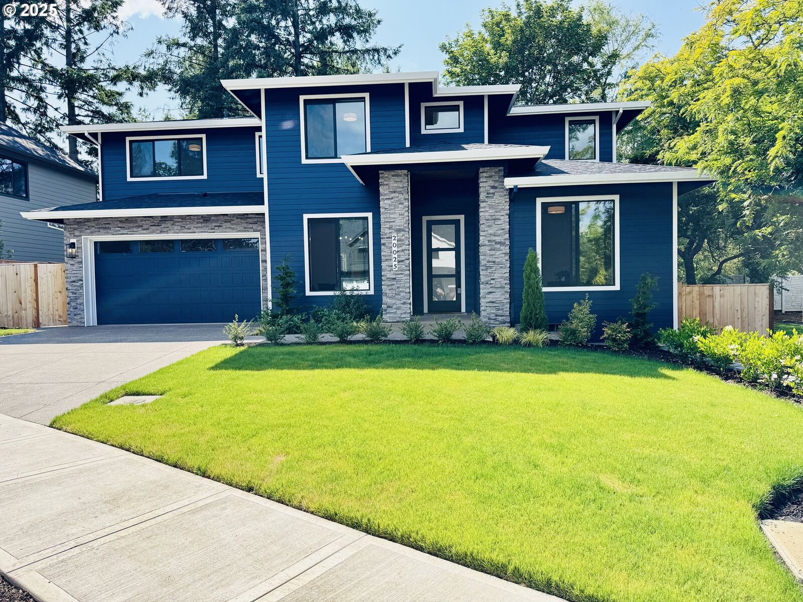 Property Photo: 20025 SW 94th Pl OR 97062