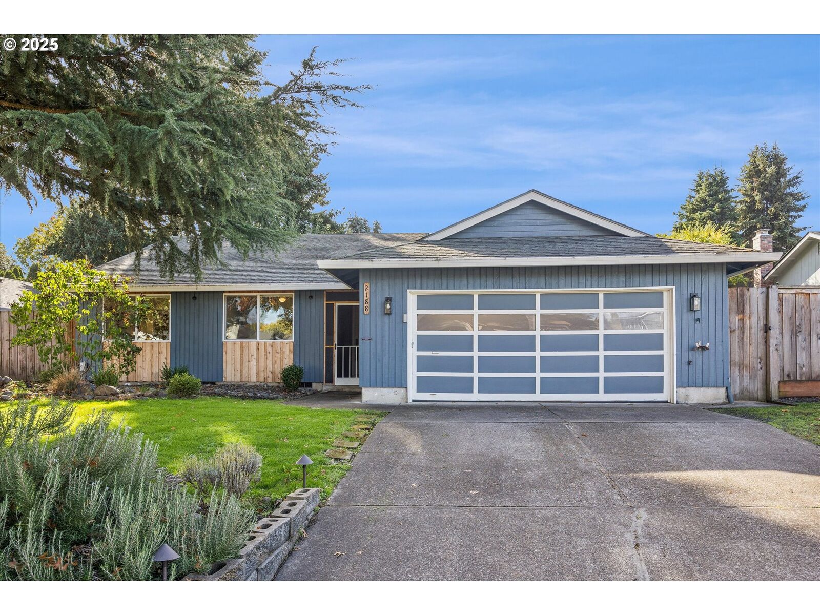 Property Photo:  2188 SE Willow Ct  OR 97123