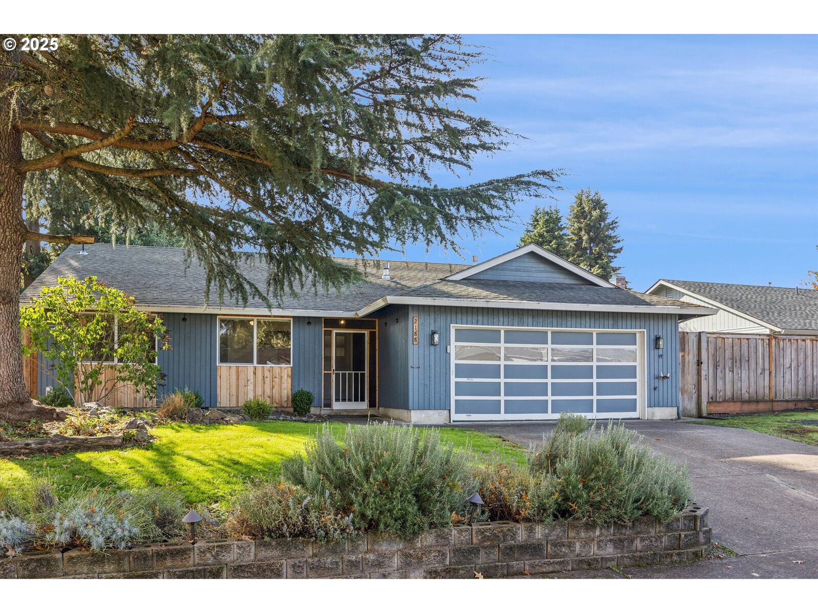 Property Photo:  2188 SE Willow Ct  OR 97123 