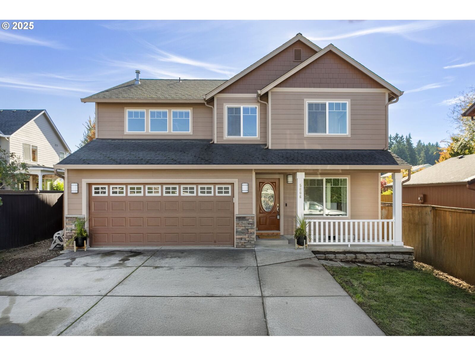 Property Photo:  5606 NE 65th Ct  WA 98661